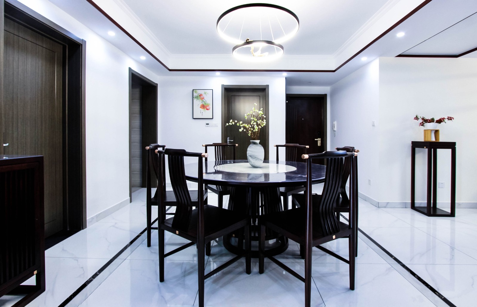 石膏線和雙眼皮的區(qū)別，雙眼皮吊頂做法