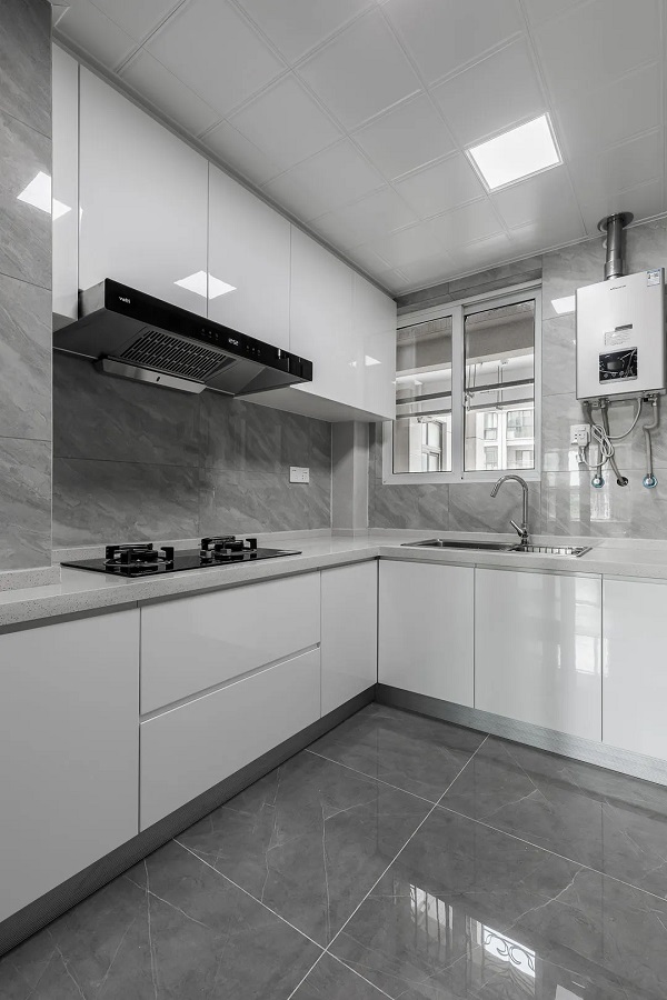 92平米現(xiàn)代簡約設計，不做電視柜更簡練舒適