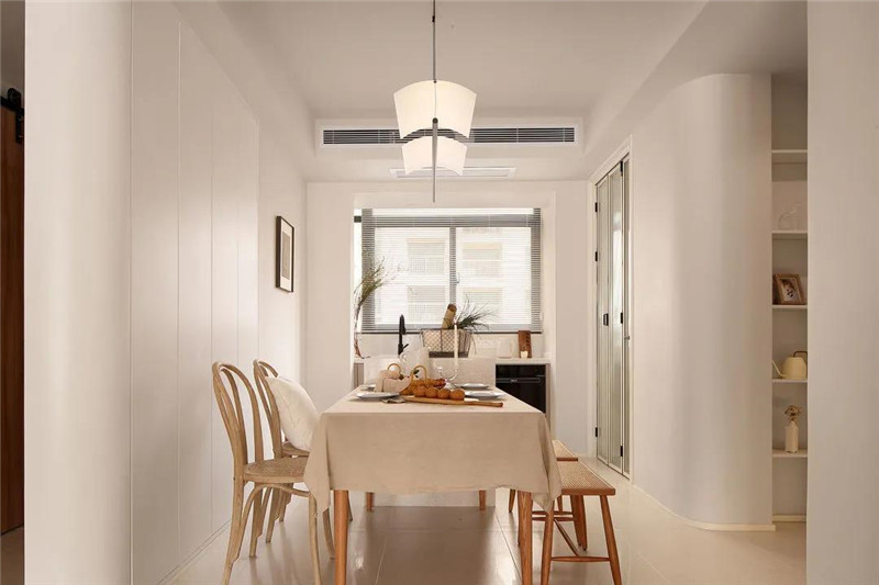 118㎡現(xiàn)代簡(jiǎn)約三居室，全屋奶油色裝飾，溫柔優(yōu)雅恬靜舒適