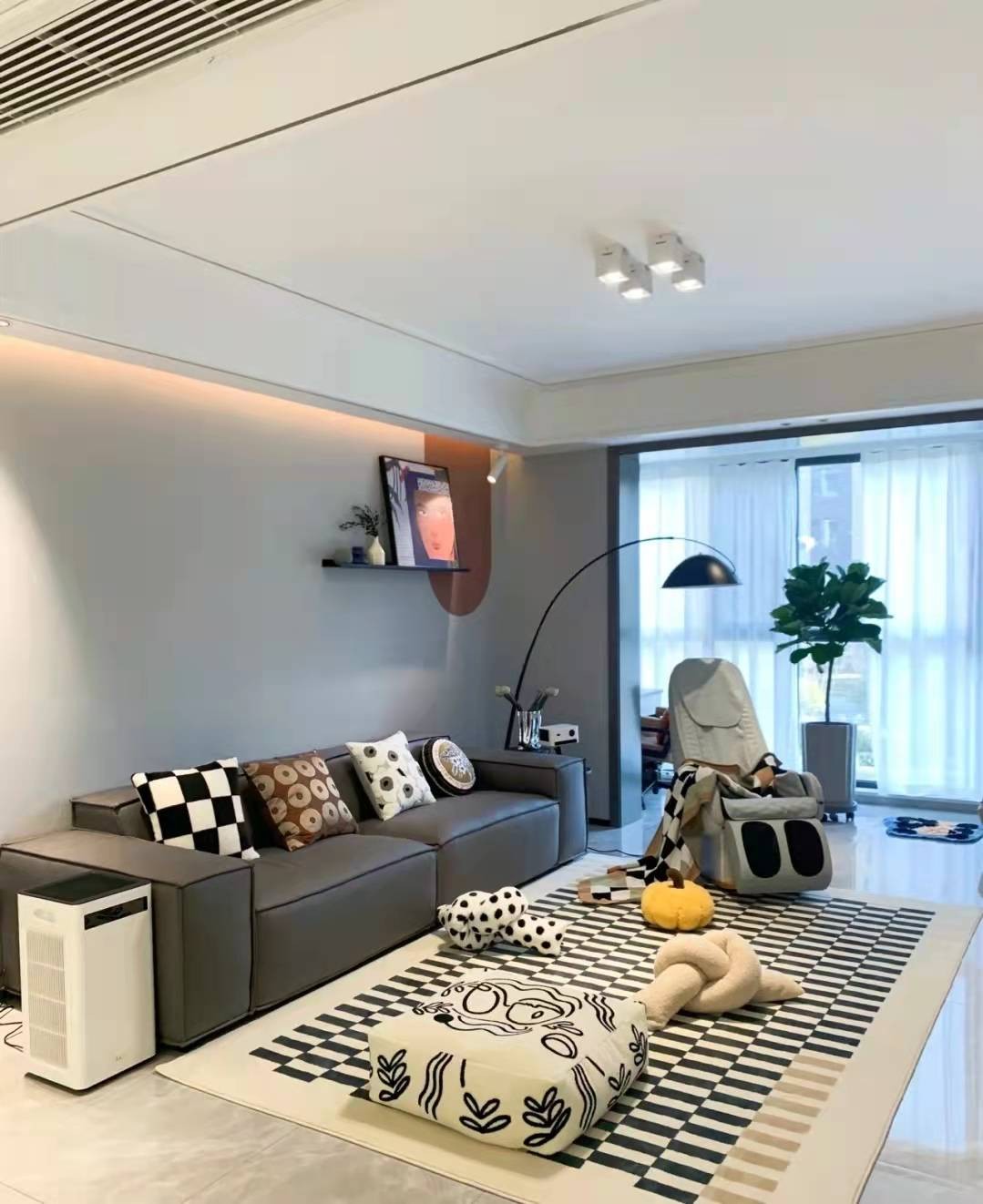 97平三房現(xiàn)代極簡風(fēng)裝修，整體溫馨感十足