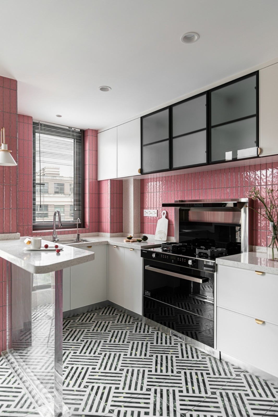 80平北歐兩房裝修，打造跳躍的色彩