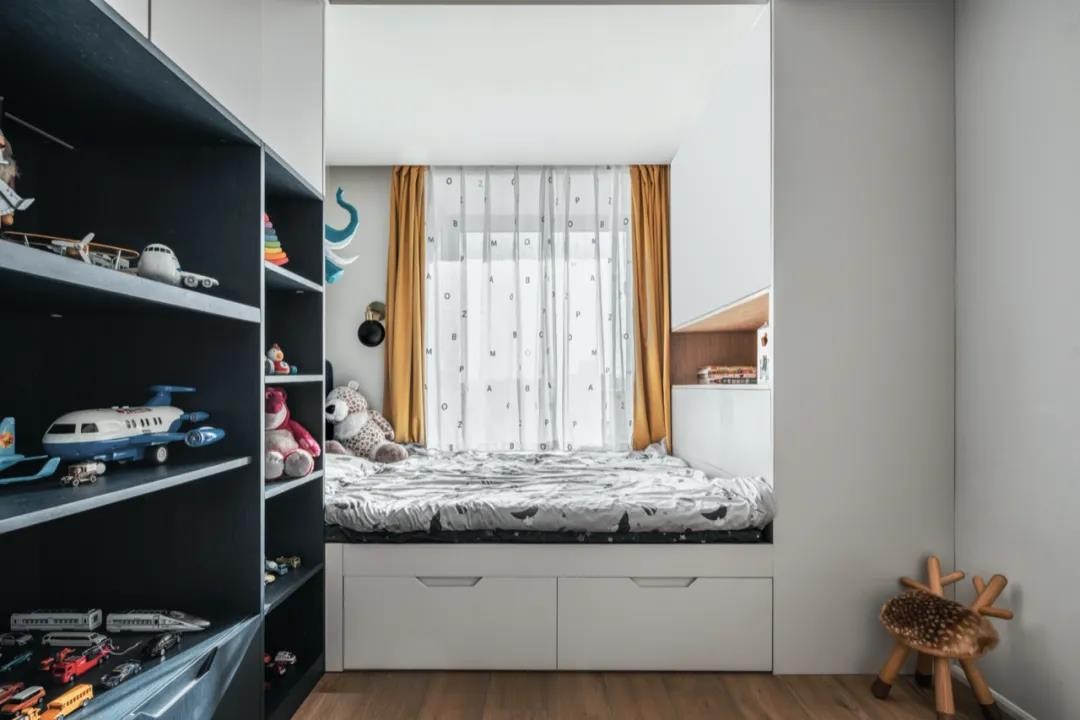 120平現(xiàn)代簡(jiǎn)約三居裝修，簡(jiǎn)約舒適風(fēng)格