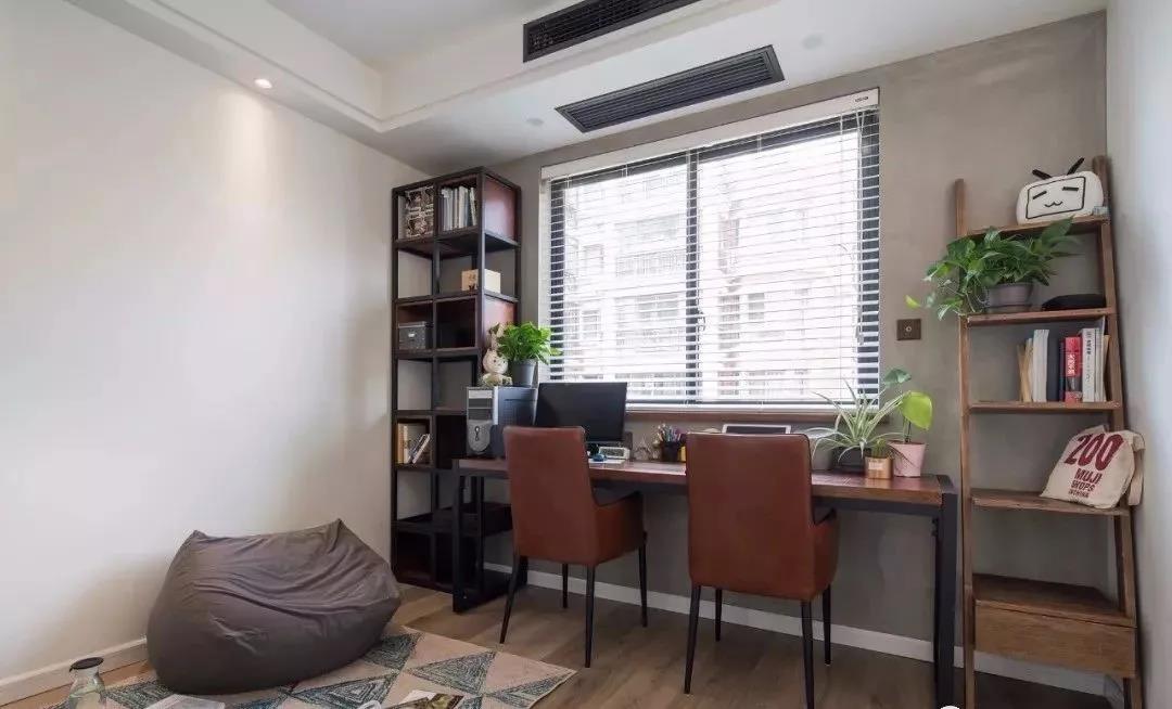 120㎡簡約溫馨風(fēng)格新房裝修，陽臺落地窗效果