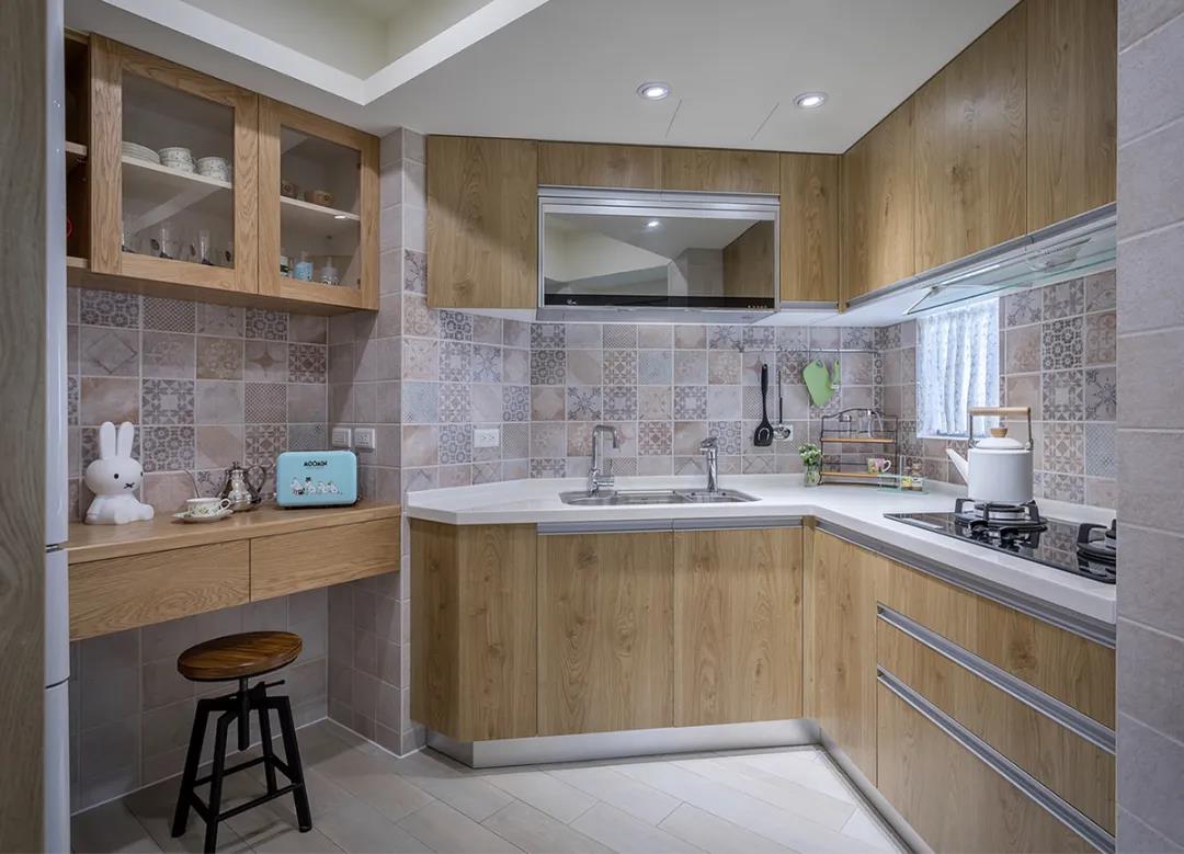 100㎡簡約北歐風(fēng)格新房裝修案例，湖藍(lán)色清新美宅！