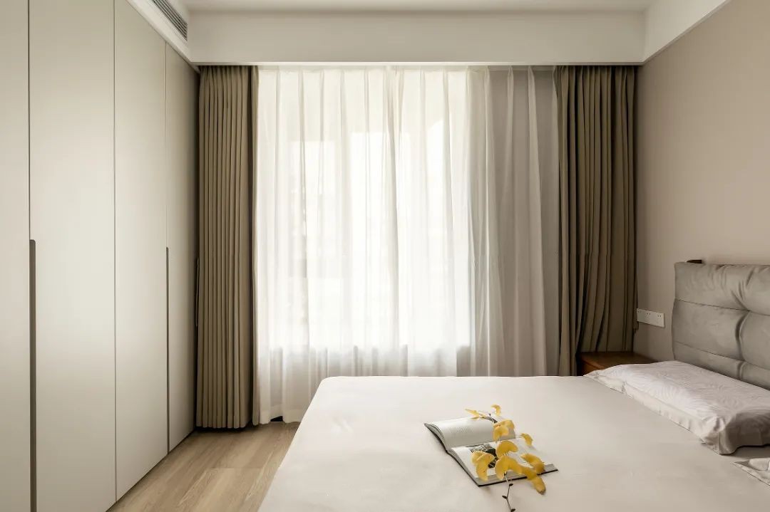 廣澤上苑-105㎡現(xiàn)代奶油風(fēng)三居，夢想中柔軟又宜居的家！