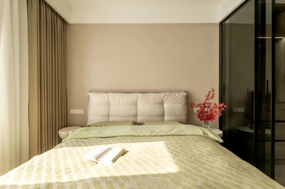 廣澤上苑-105㎡現(xiàn)代奶油風(fēng)三居，夢想中柔軟又宜居的家！