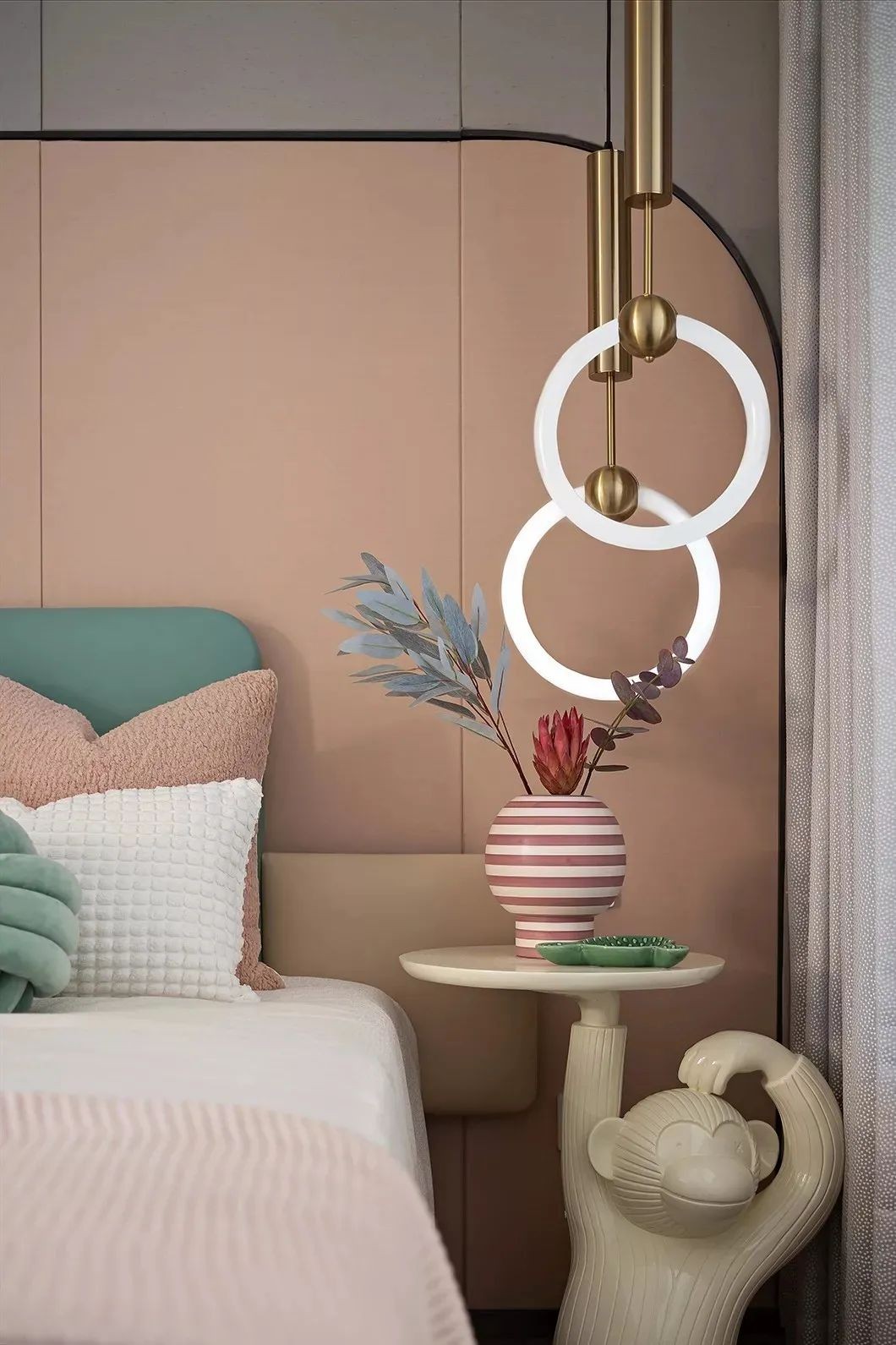 85平兩房現(xiàn)代風格裝修，充滿優(yōu)雅和舒適