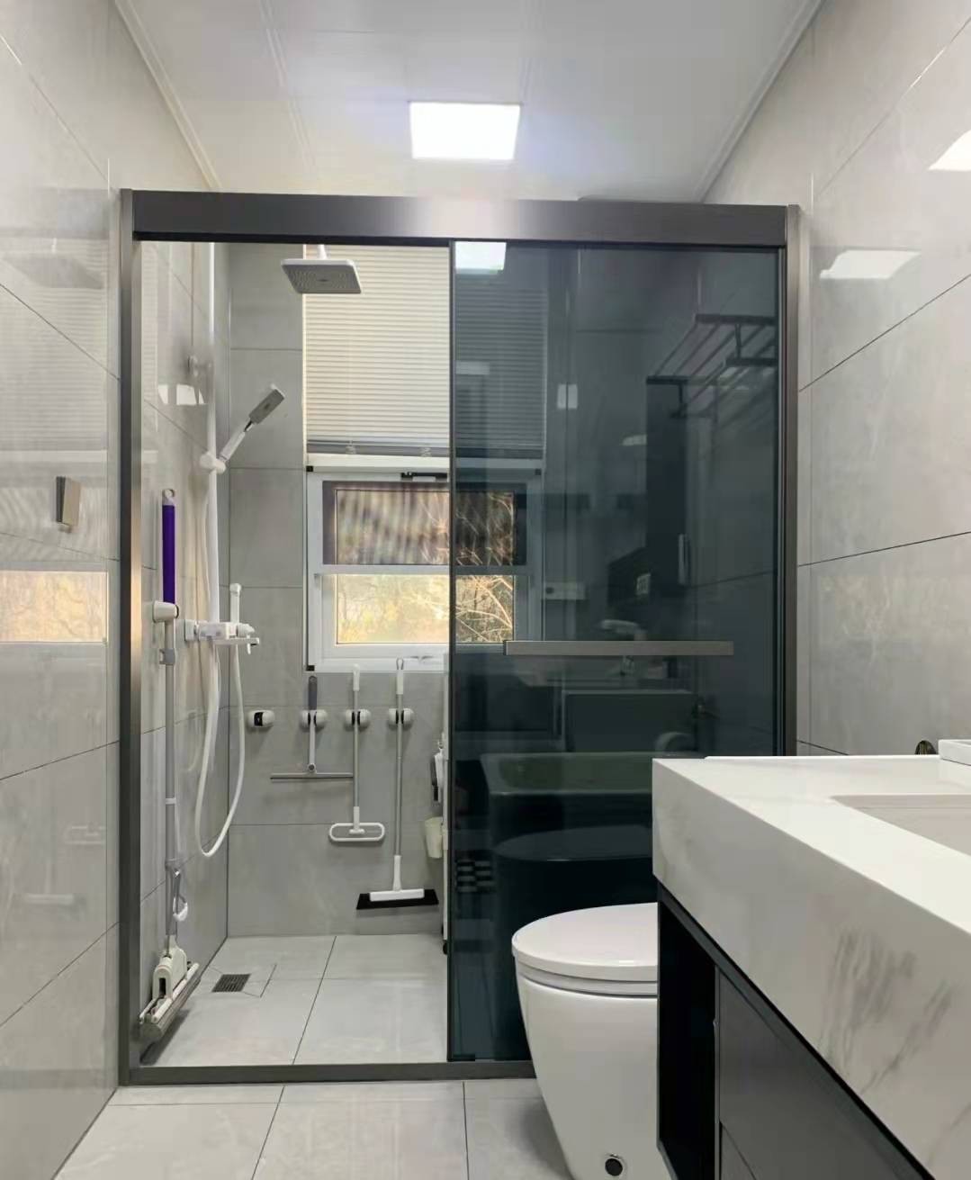 97平三房現(xiàn)代極簡(jiǎn)風(fēng)裝修，整體溫馨感十足