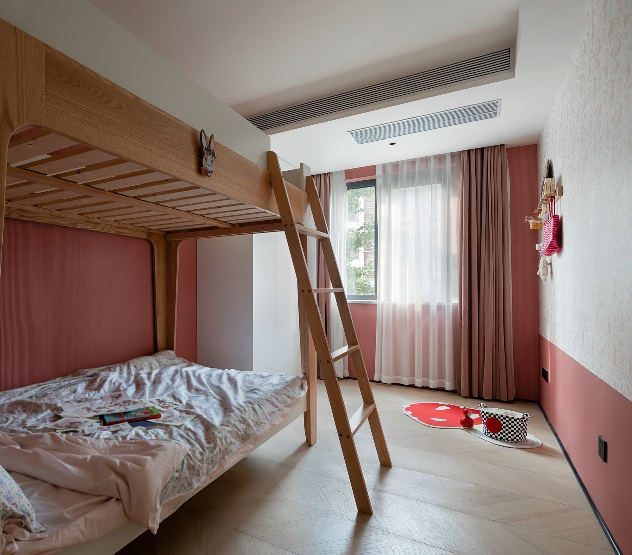 135㎡現(xiàn)代大平層裝修，充足的活動空間