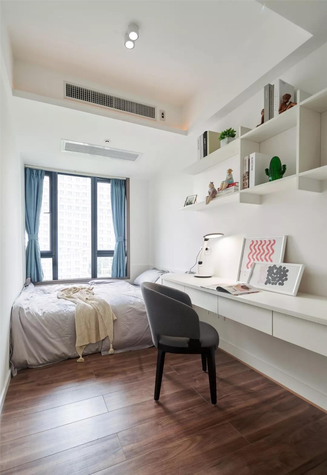 100平米的現(xiàn)代宜家風(fēng)格，讓空間充滿舒適感