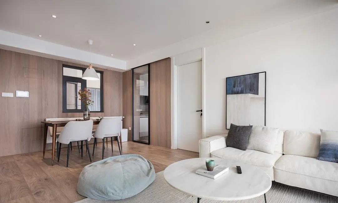 129㎡現(xiàn)代風(fēng)格裝修效果圖，窗簾代替陽臺門！